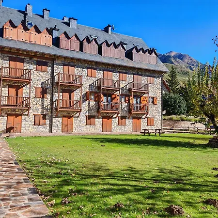 Chimenea Y Espacio Todos, Ideal Familias - Isard 2 Apartament